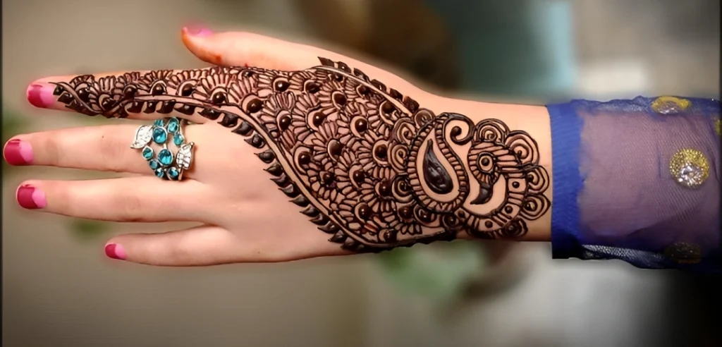 Henna Back Hand Mehndi Design