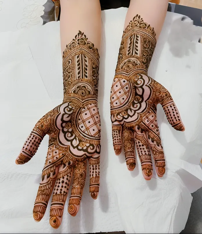 Bridal Pakistani Mehndi Design
